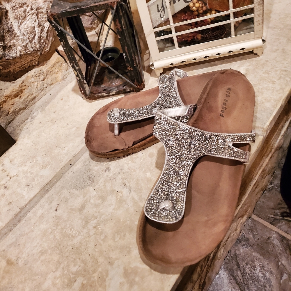 Bling sandals with cork